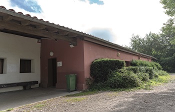 15. Santiagomendiko aterpea eta inguruak berritu